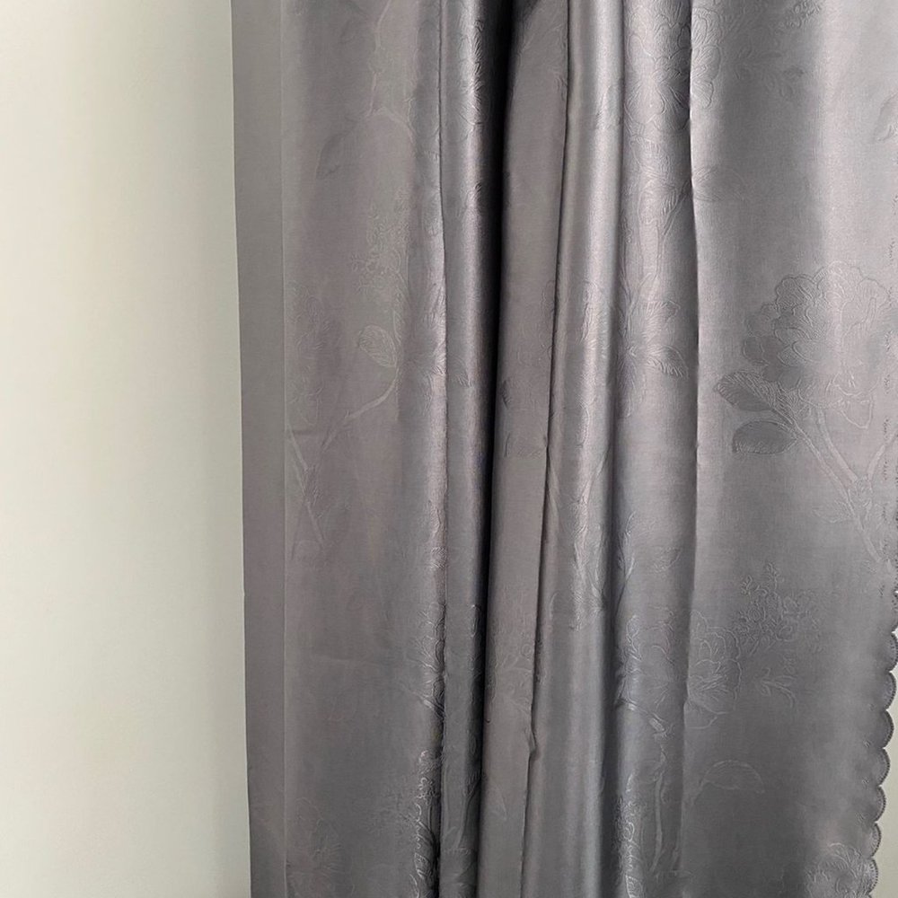 Main window curtain
